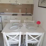 Thomas In Katapola Apartament
